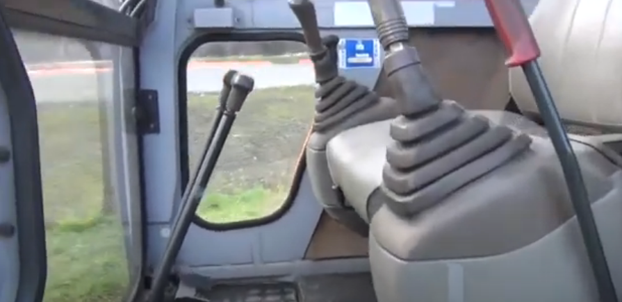 экскаватор Hitachi EX22